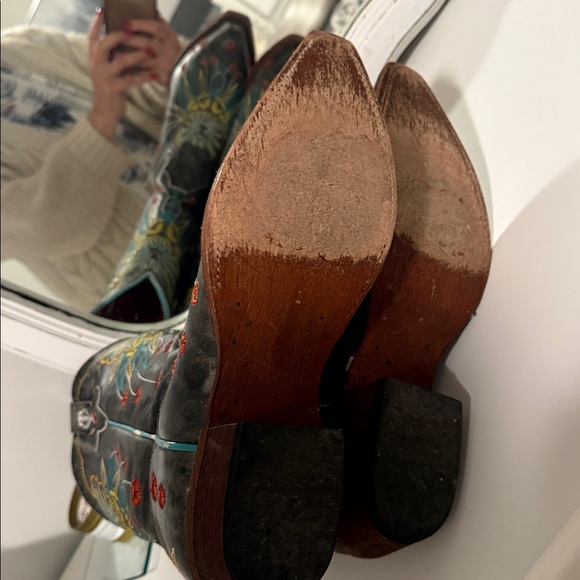 Embroidered cowboy boots - Picture 7 of 7